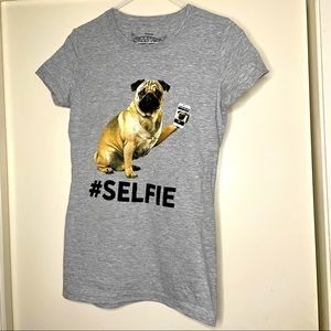 Dog selfie graphic t-shirt